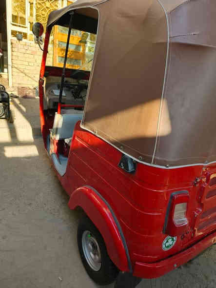 سلام عليكم تكتك موديل 18 شهر 12 رقم وسنويه تحويل ثاني يوم تكتك بس نص دوس معمره مكاني بغداد سعر ٤٨٠٠ وبيه مجال اتصل ودلل ***********
