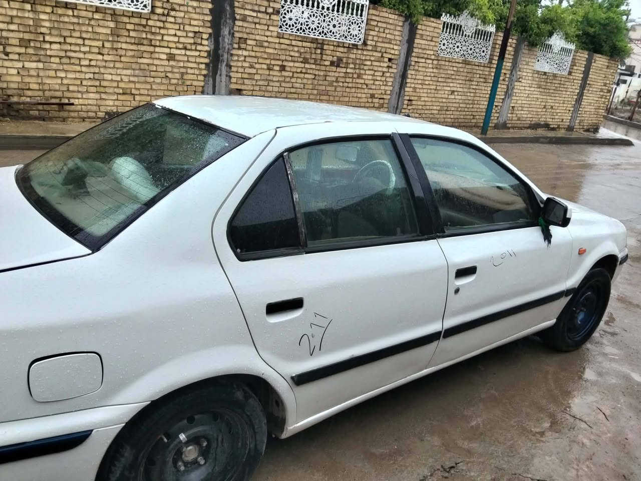 السلام عليكم
سمند 2011
كير ومكينه جدد 
مشط جديد
حداديه جديده
تخم تاير 
بيه صبغ احزام 
رقم بابل دولي
السياره جاهزه ع اخر حبايه 
السعر 28
مكاني حله
***********
