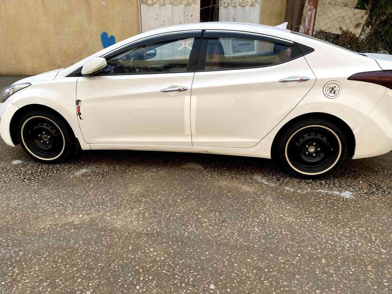 السلام عليكم النترا خليجي ١٤ مكينه ١٨٠٠ فول موصفات عده البصمه بيها بارد بلجاملغ للاستفسار رقمي ***********
