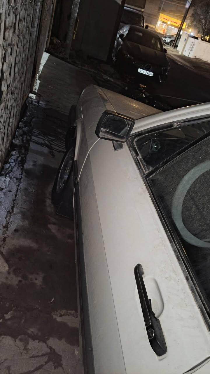 السلام عليكم
برازيلي 1988شركه سردار جديده جدآ  بحاله الزيرو رقم سليمانيه 
خاليه من البارد والصبغ كل غراضهه وكتلوكاتهه موجوده
مكفوله كفاله عامه لسعر 125$ مكانب بغداد البلديات قرب الامن العامه القديمه استفار الاتصال على هذا الرقم ***********
