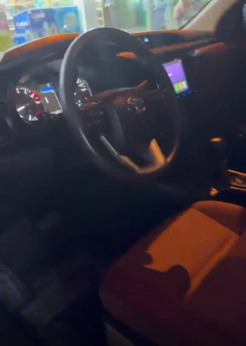 *خليجي(صبغ قطعه) تو ويل*

*تويوتا هايلوكس موديــ2024ـل*
*السع179$(اوتو) واصل للميناء*

***********
