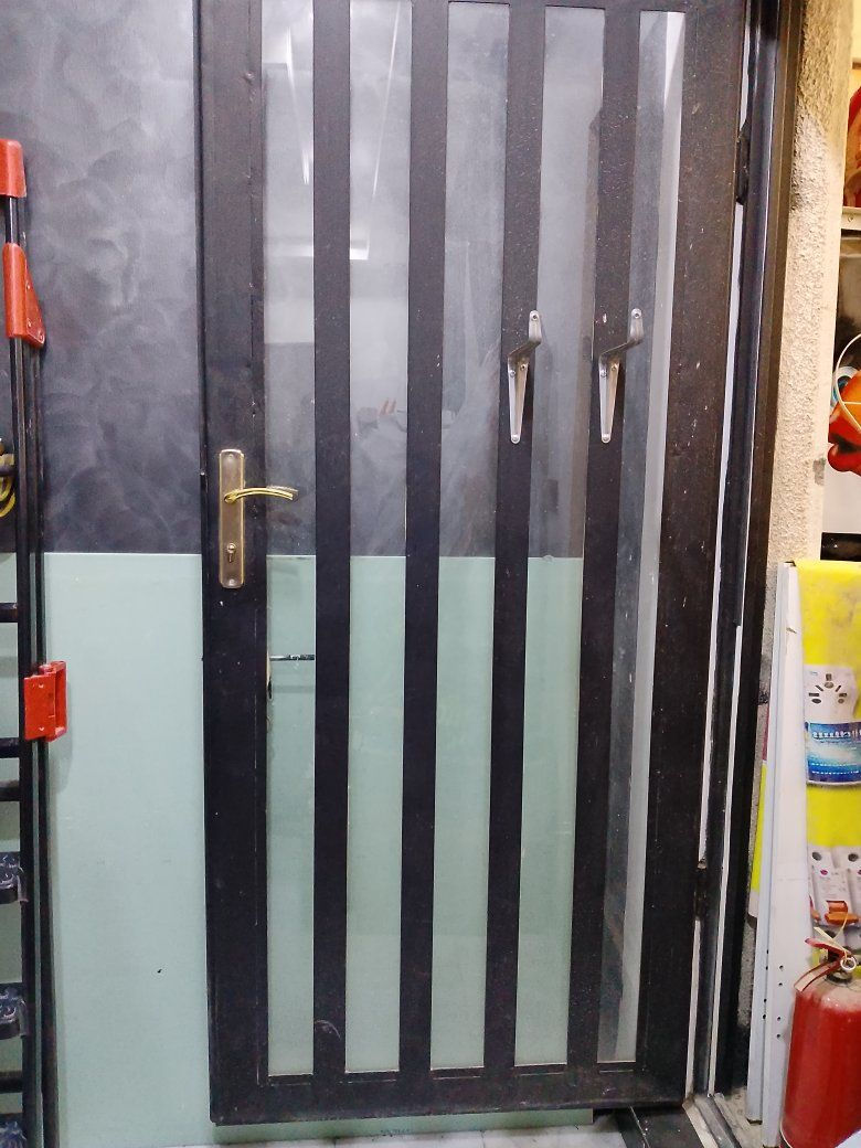 باب حديد تكمه بس باب بدون جرجوبه.
ارتفاع 210سم وعرضها 93سم.
تجي تأخذه كل الهلا بغداد سيدية.
توصيل داخل بغداد ب 15 ألف.


**إذا كنت صاحب هذا الإعلان وتريد حذفه لأي سبب، رجاءا أرسل رسالة إلى الدعم الفني**