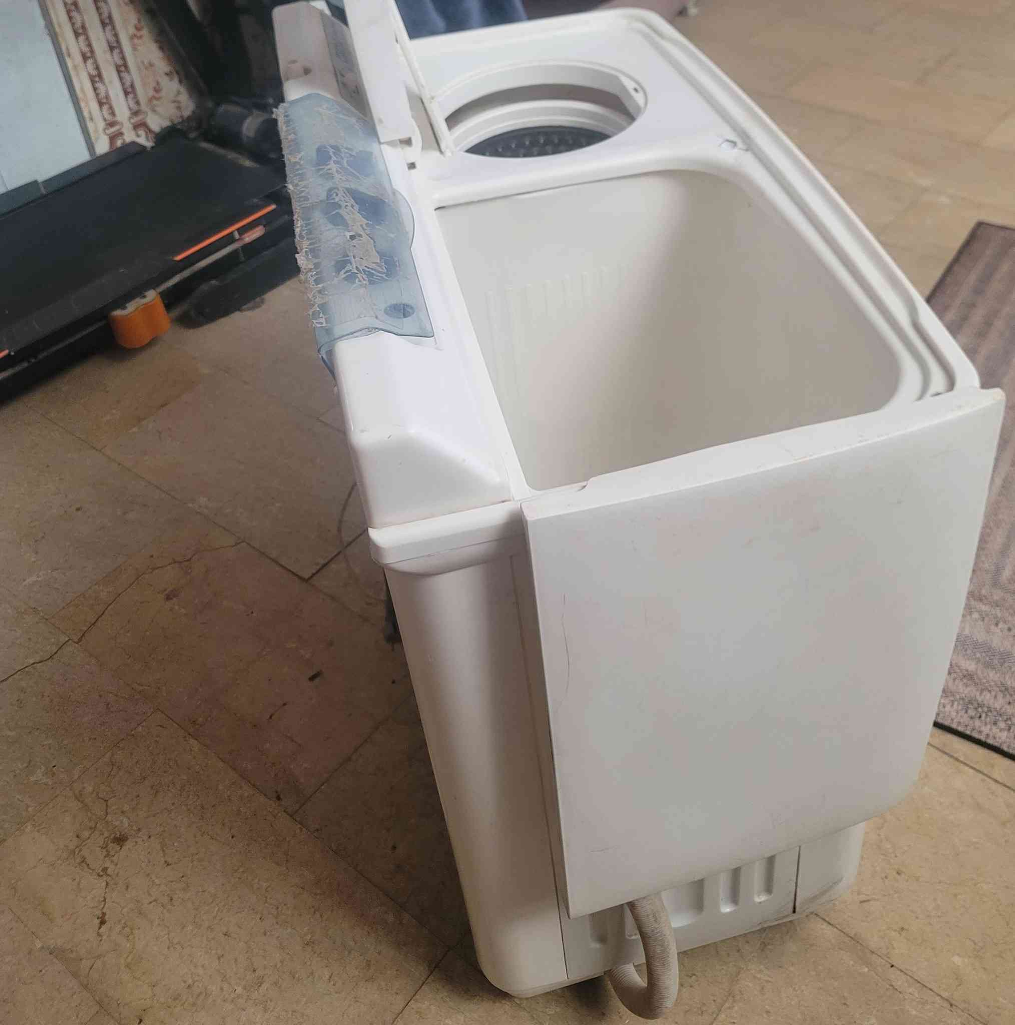 للبيع غساله تصميم هيتاشي باله اخت الجديدة حجم 20 كيلوا بدون اي ظرر وجاهزة وعلى الفحص السعر ب100 وبيها مجال بسيط العنوان بغداد_ كميرة قرب جزيرة بغداد السياحيه ويوجد توصيل بأجره تكسي ***********
