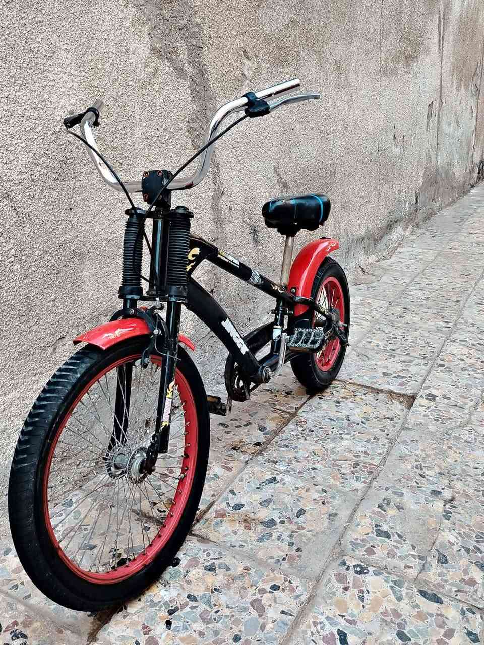 السلام عليكم  باسكل للبيع المكان البلديات  الصحفين الرقم *********** السعر  55 وبي مجال تصل وتدلل👍
