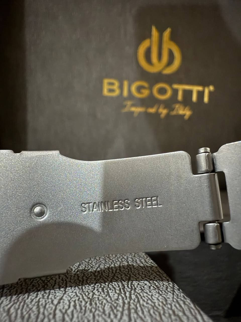 السلام عليكم ورحمة الله وبركاته 
ساعه بيغوتي 
فول كوالتي وزن ثقيل 185
الساعه كامل ملحقات 
ظد الماء والخدش 
مكينه ياباني + فولاذ 
السعر 125 شامل التوصيل 
أتواجد خاص + واتساب ***********🌹🌹
