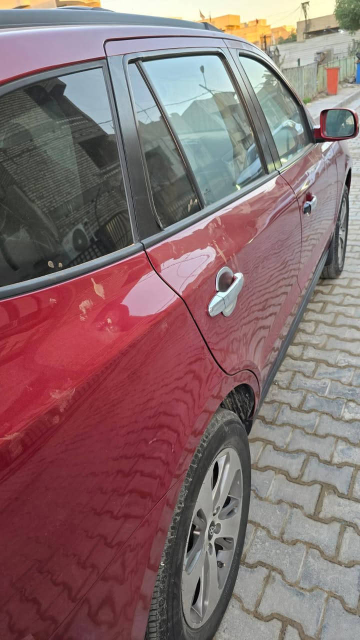 السلام عليكم
سنتافي موديل 2012 وارد امريكي 4 سلندر 
السياره حادثها جاملغ وبنيد والجاملغ والباب مرشوشات الجماليه وصور السونار بالمنشور 
مكاني بغداد مدينه الصدر ***********
