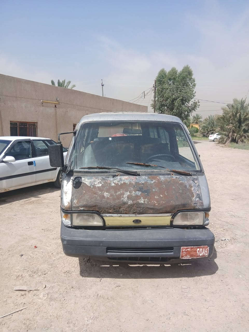 السلام عليكم كيا بسته البيع موديل 94 سياره جاهزه الشغل مكينه مجفته جديد كير وكسن كفاله عمه رقم الهاتف ***********
