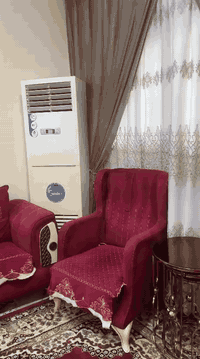 تخم  تركي خشب بلوك نظيف سرير ومخزن  قياس المقعد ٩٠ حجم كبير  وكعدته مريحة     سعره ٦٥٠ بيه مجال بسيط


**إذا كنت صاحب هذا الإعلان وتريد حذفه لأي سبب، رجاءا أرسل رسالة إلى الدعم الفني**