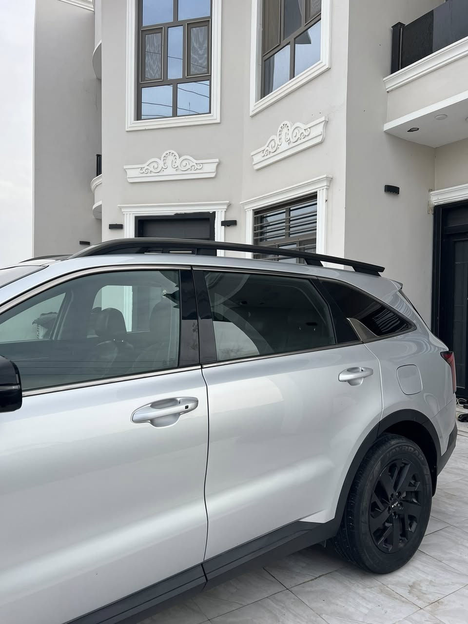 نقد فقط اعتذر ع الاقساط 
سورنتو 2022 وارد امريكي   السياره تخبل محرك 4 سلندر المرغوب لاصرف لابخار  السياره جديده واحلا من الصور ماشيه140 حقيقي كم مواصفات:
داخل اسود
بانوراما
7راكب
3قطع تبريد
تحكم ستيرن
اشاره بالمري
مري شفط
اواكس
يو اس بي
كامره خلفيه
ارضيه جلد
كير/محرك/صدر/كهربائيات/باتري/تبريد/تدفئه/تخم تاير جديد 
وهواي بعد مواصفات كلش هواي 
رقم بغداد سنويه لل2030   جديده للاستفسار ***********
