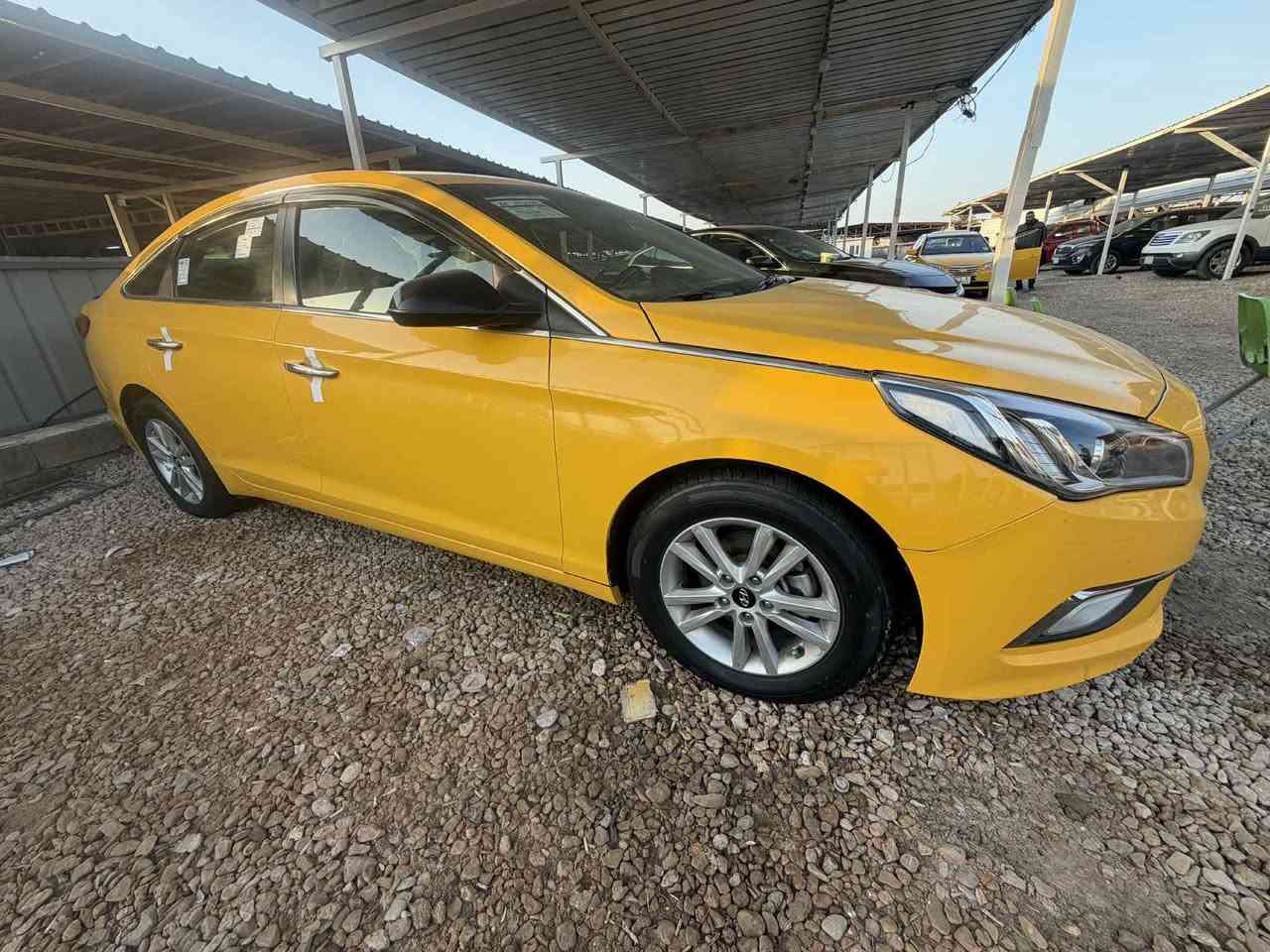 السلام عليكم سوناتا تكسي ١٥
أمريكي محرك ٢٤٠٠
حادث بنيد نفسه مصلح 
رقم قادسيه الجديد سنويه جديده هيئيه مصفره 
محرك وكير وتايرات وتبريد كله جديد السعر 118 
للاتصال ‭0772 559 7977‬
