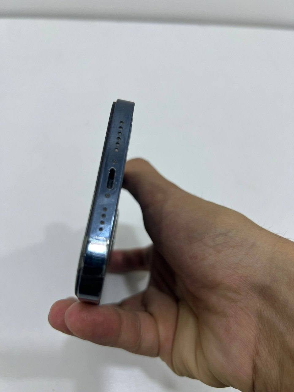السلام عليكم للبيع ايفون 12pro max بطاريه100 مستبدله شاشه اصليه ثلاث خيارات ذاكره256 مكسور ضهر موضخ كلشي بصور سعر 270 
مكان بغداد الدوره 
توصيل لا يوجد


**إذا كنت صاحب هذا الإعلان وتريد حذفه لأي سبب، رجاءا أرسل رسالة إلى الدعم الفني**