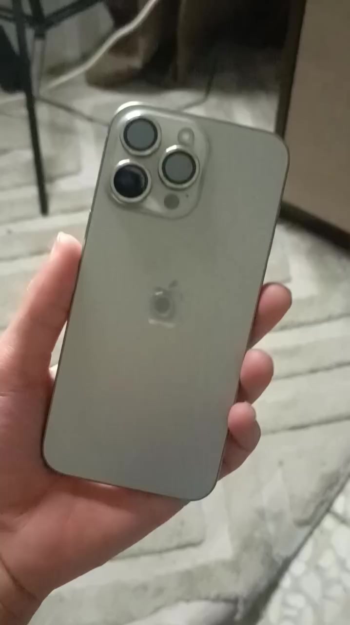 15 برو ماكس تيتانيوم
ذاكره 256.  وبطاريته88 ممبدله 
جهاز نضيف 
ممبدل ابغراضه نضامه AAA
 عارضه بمليون وميه
رقمي ***********
