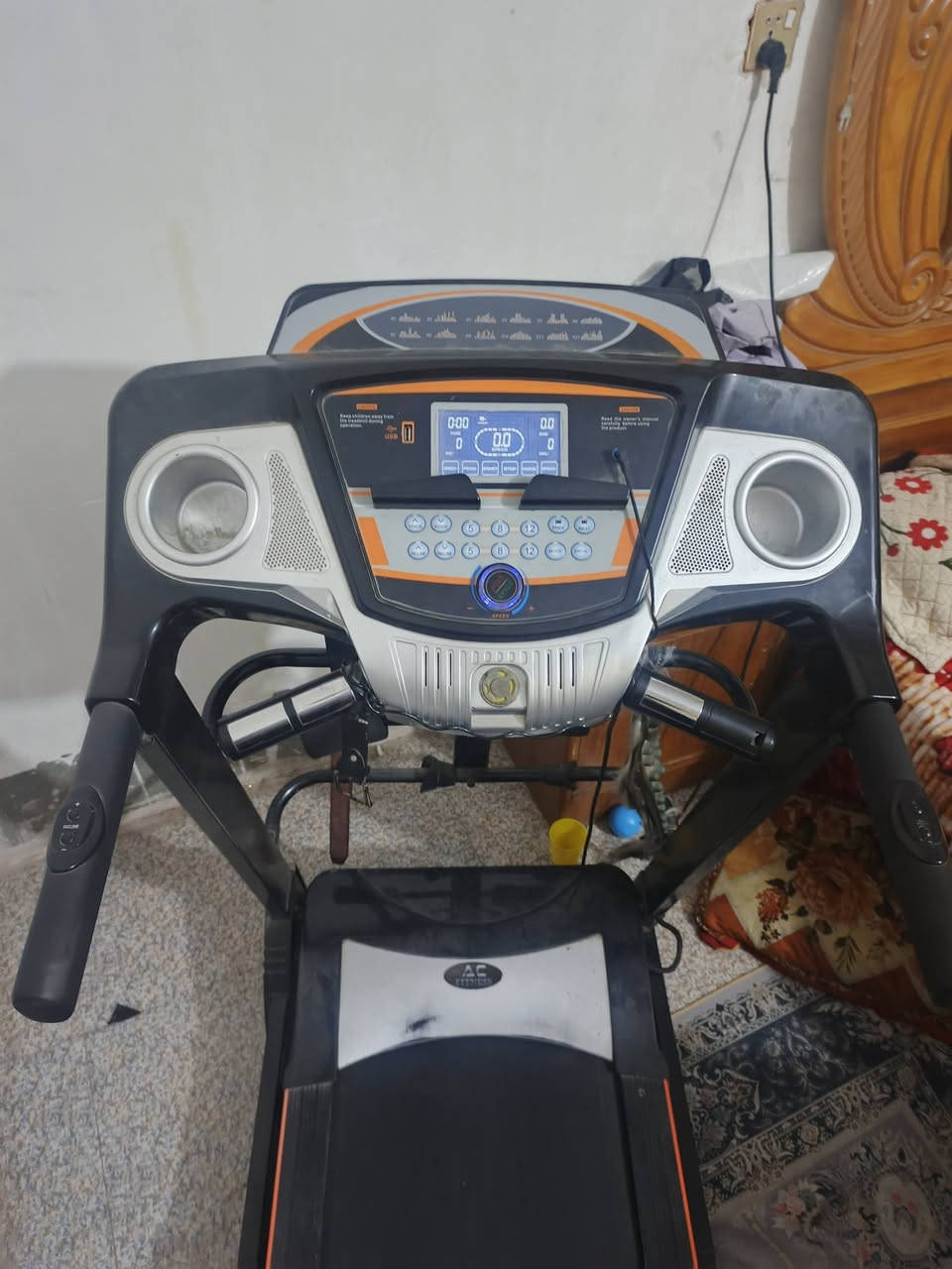 جهاز جاري رياضه
1-كل شيء كامل وشغال ما بيه عطل 
الوزن 150

2- مستخدم قليل  السعر 600

4- عنوان بغداد المحموديه حي بدر 

5- رقم الهاتف***********  

6- رقم الهاتف *********** مراسله ع واتساب
