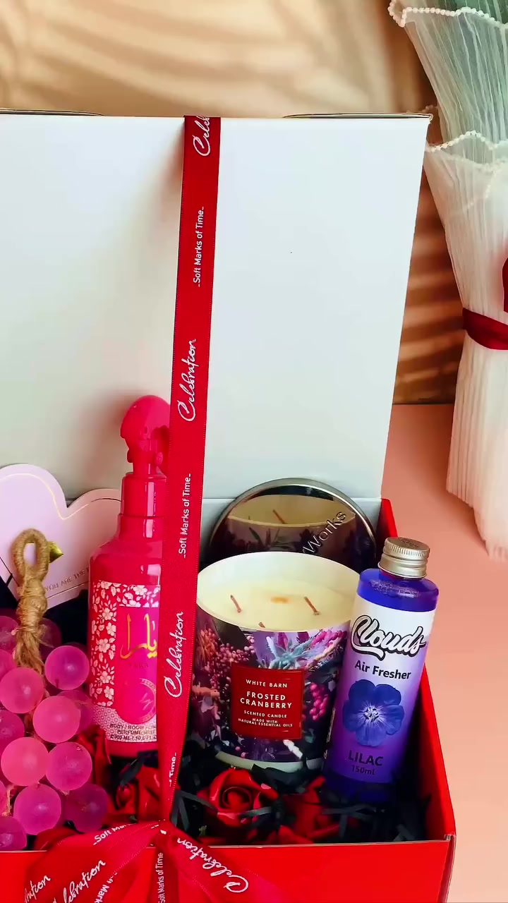 💐🎁 لأن الأم دائماً تحب تهتم بكل تفاصيل بيتها 🎁💐  
 جبنالكم بوكس عيد الأم المميز 👑 ويحتوي على:  

🌺 معطر جو يارا   
🍇 صابون عنقود العنب 
🕯 شمعة معطرة   
🌹 معطر الورد 
دللي أمج بهدية تعبر عن امتنانج إلها 💞  
🚘 #يوجد #خدمة #توصيل #لجميع #محافظات #العراق #مجاني


**إذا كنت صاحب هذا الإعلان وتريد حذفه لأي سبب، رجاءا أرسل رسالة إلى الدعم الفني**