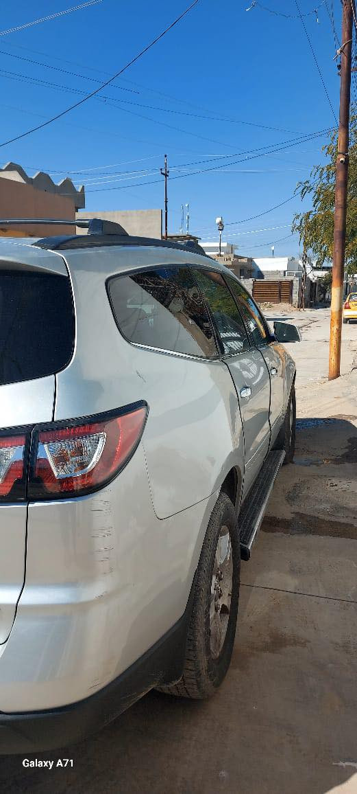 السلام عليكم
سيارة شوفرليت ترافيرس للبيع 
موديل 2017 — LT 
محرك 3600 ستة 6 سلندر
ماشي 70 الف مايل 
بيها جاملغ سكن و ربع بونيد بدون دواخل 
7 مقعد كشن سياحي

كشنات هيتر 
اربع تايرات جديد 
بدون غرامة كلشي بشرط 
تبريد تدفئة كلة بشرط مابي نقص بكلشي 
طخم صدر كلة بشرط 
مابي نقص واحد 
سنوية لحد 2029 

‎سيارة باسمي شرط تحويل و غرامة 
مكاني كركوك 
***********
