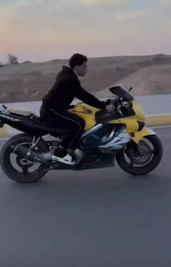 السلام عليكم اقرا المنشور قبل لاتراسل افوراي 2006 كفاله عامه مكينه وكير مامفتوحات دراجه مابيها نقص برقي ترايك محافضات بدون اوراق مكني صلاح الدين بيجي السعر 14 ورقه المو شراي لايتعبني ***********
