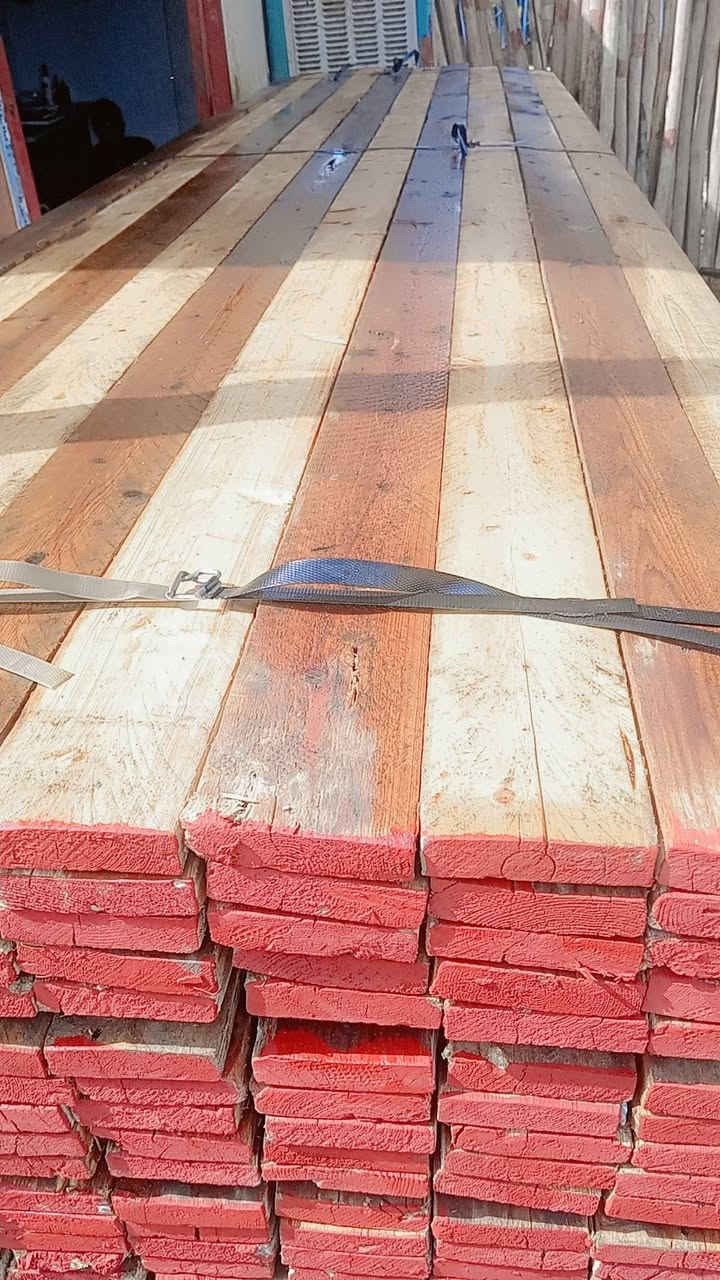 4مكاعب لوح طول 4متر روسي درجه اولى ٢٥ ملم شغله وحده فقط العنوان حله شارع ٨٠ مجاور مؤسسة العين *********** //***********
