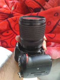 كامره7200 • زوم18-140 • بطاريتين