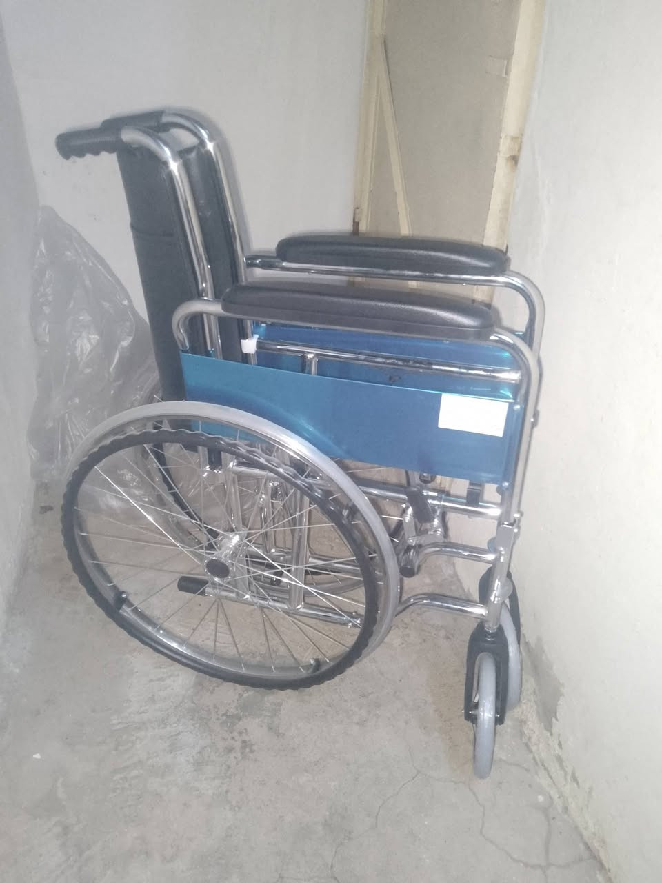عربنه معوقين بل كرتون البيع ***********
