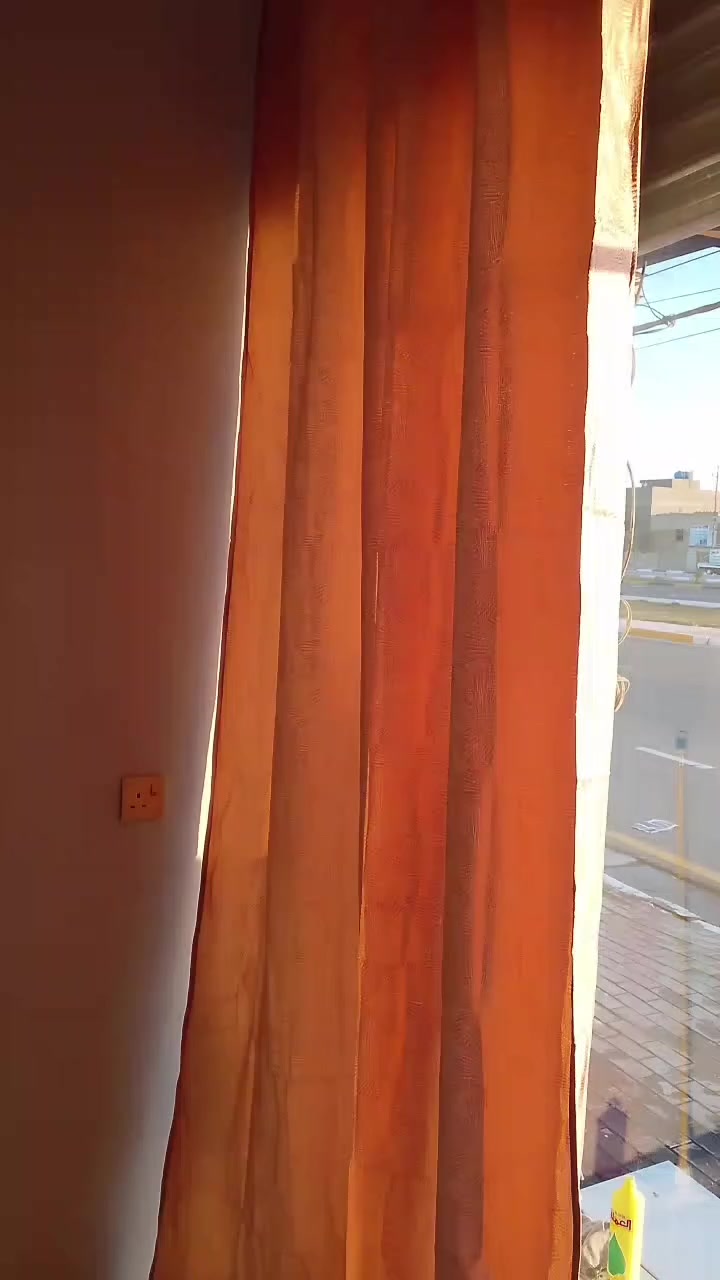 السلام عليكم صالون نسائي جاهز للبيع متكامل ***********
