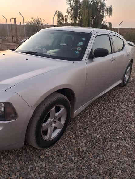 السلام عليكم
جارجر موديل 2007 محرك 2700 رقمها سليمانية انگليزي سنوية صالحة لغاية 2030 صاحبها بالموصل تريد تحويل تريد وكالة ضررها چاملغ گدام وچاملغ وره والبونيد بدون دواخل سيارة نظيفة وجاهزة احلا من الصور 
السعر 110 وبيها مجال 
الهاتف : ***********
