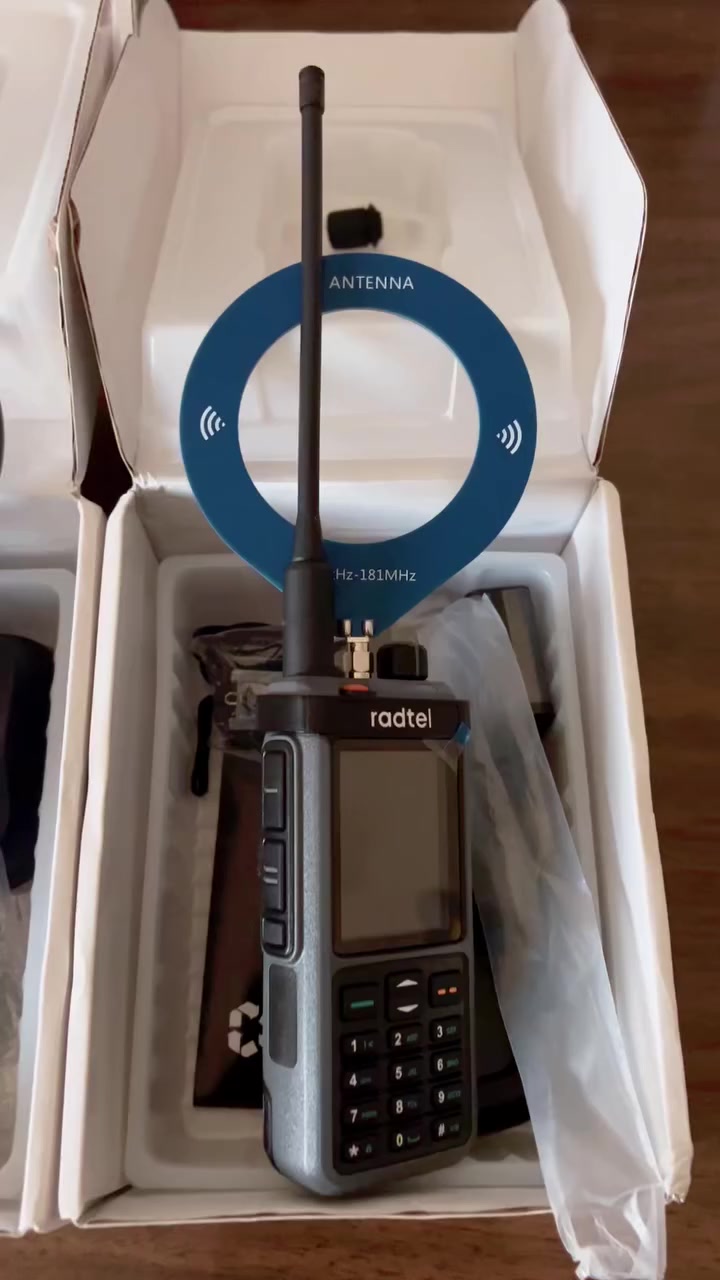 جهاز نداء لاسلكي و راديو احترافي .. 📻
جديد غير مستخدم .. 🆕

الموجات المدعومه .. 
( FM NFM SW MW CW LSB CB USB airband VHF UHF )
قدره الارسال بين الجهازين 10 واط .. ⚡️
شحن قاعده مع منفذ تايب سي .. 
يدعم الشحن السريع .. 
موجات الارسال ( VHF UHF ) .. 10 واط 
موجات الارسال ( SSB / CB ) .. 5 واط
صوت عالي ونقي .. 🔉🔊
حساسيه عاليه بالاستقبال .. 🛜
السعر والتفاصيل خاص .. 
متوفر توصيل ..


**إذا كنت صاحب هذا الإعلان وتريد حذفه لأي سبب، رجاءا أرسل رسالة إلى الدعم الفني**