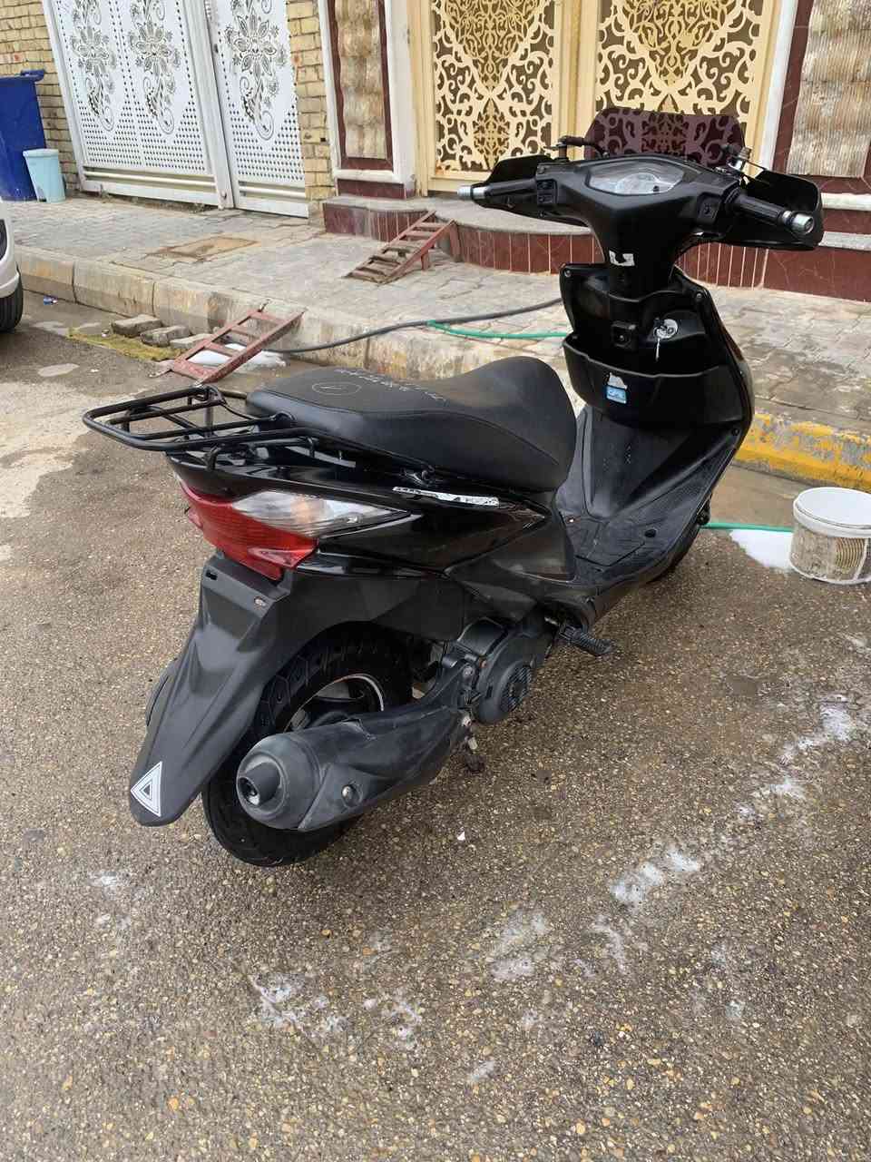 السلام عليكم ادرس حديث مفتوحة رايمر  دراجة كلها شغالة تخم تاير جديد دراجة ناعمة شلعة ومعدل السعر 675وبيها مجال برغي ما بيها نقص *********** مكان كوت خاجية خاص مغلق الشراي يتصل
