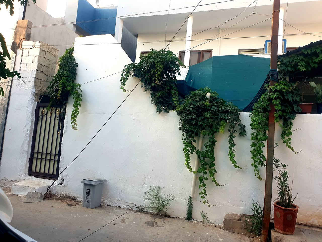 دارزراعي طابقين للبيع  ٢٠٠ متر  واجهه ٦   مع مشتمل كبير السعر ١٥٥ وبي مجال العنوان تسعين خلف صيدليه الريمي للاستفسار ***********
