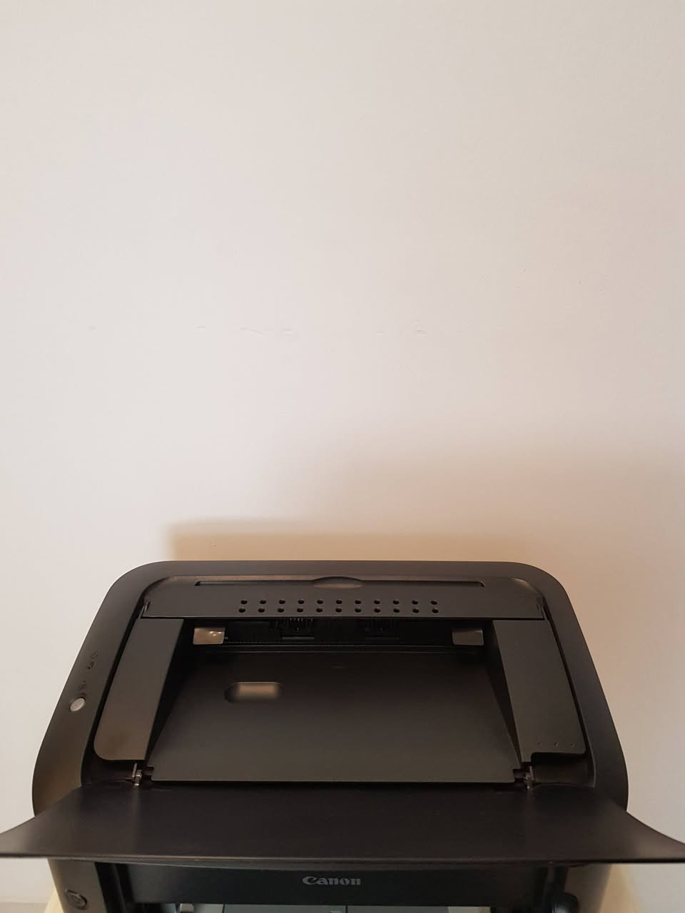 السلام عليكم 
متوفر طابعة Canon 6030B مستخدم 
طباعة اسود وابيض 
حبر باودر 
نظافة %90 
السعر 95 الف 
متوفر خدمة التوصيل الي جميع المحافظات
واتساب:
***********
***********
