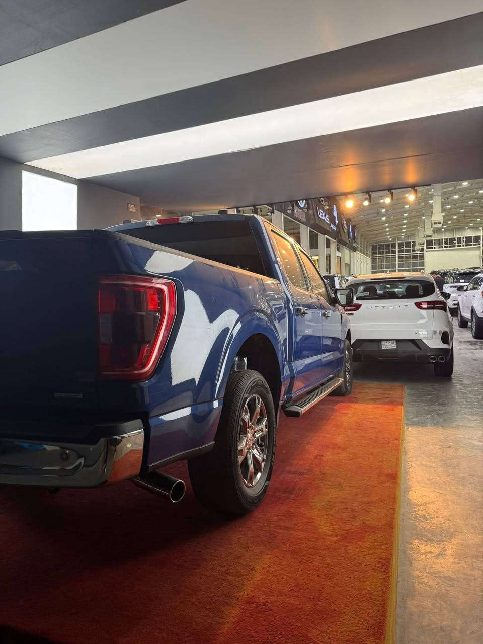 اخوتي فورد F150 موديل 2023
السياره كلش حلوة وجديدة 

نسخة خاصة احتفال بمناسبة 75 سنة انتاج سيارات فورد 

شاشة جبيرة 

كشنات تدفى 

كير تعليك 

مكينة 2.7 اقتصادية 6 سلندر  بشكل رهيب 

تفويلته تمشيك 700 كيلو 

واذا اتحطله ماء هم ماكو ادوانز 

السياره ماشية تقريباً 13مايل 

حادثه كلش حلو وبسيط بجم كبس 

وايرباكات مابيها ابد 

وقطعتين صبغ فقط 

وهذا رقم الشاصي الي يحب يشوف كل التفاصيل 

1FTEW1CP7PKE64050 

وهذا رقمي *********** 

واتساب فقط
