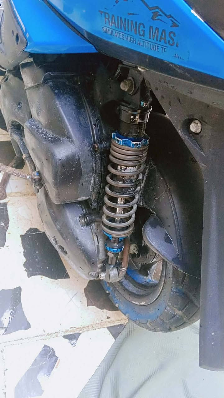 سلام عليكم دراجه سكنس شغاله سلف هندر كامله بيها ملاحضات بسيطه سعرها 450 وبيها مجال حك الجيه *********** واتساب فقط
