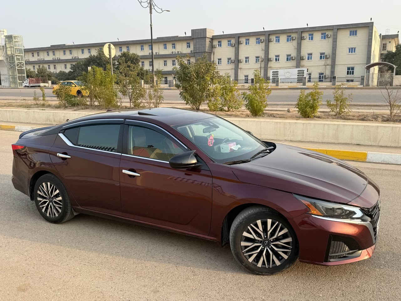 نيسان التيما 2023  – SV بلاس فول مواصفات (1/1)

لون كرزي مميز نصبة تخبل 

🔹 المواصفات:
 • فتحة سقف
 • كامرة 360 درجة
•شاشة كبيرة بلادية مواصفات
 • تبريد وتدفئة مقاعد أمامية (قطعتين)
 • تبريد وتدفئة الكشنات 
 • بصمة أبواب + تشغيل عن بُعد شركة
 • إطارات (تاير) جديدة
 • صدام أمامي وخلفي جديد شركة
 • رادارات أمامية + خلفية + جانبية
 • مانع اصطدام مع توقف ذاتي
 • نظام تحديد المسار
 • باقي المواصفات فول فول ومعروفة

🔹
 • سنوية جديدة باسمي
 • ماشية 20 ألف كم (كيلو مو ميل)
 • بدون رش، بدون خدوش نهائياً
 • الحادث: ثلاثة قطع صبغ فقط (جام لغ صبغ + بونيد مصلح وباب السكن صبغ) بدون أي دواخل
 • السيارة نظيفة جداً وجاهزة، ما ناقصها برغي 👍🏻

•السعر ( 159$) بي مجال حق جيتكم

📍 الموقع: ديالى – بعقوبة
📞 رقم التواصل: *********** بعقوبة, ديالى
