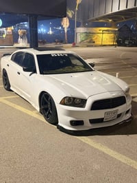 جارجر ٢٠١٣ارتي ٥٧٠٠ فتحه سقف رقم اربيل تحويل ثاني يوم   عليها جكات s2 ...