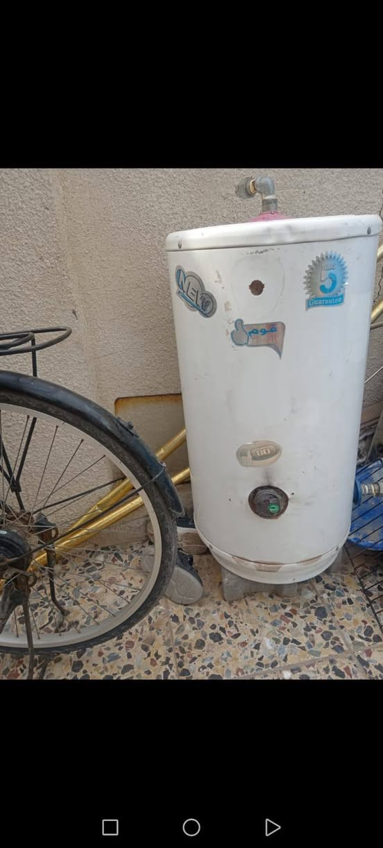 طباخ اربع عيون استعمال جدا قليل يعني بعده جديد سعره 110وتانكي سعره100 وبراد مي سعره 45وكيزر سعره 60وبيهن مجال ويجد خدمت توصيل


**إذا كنت صاحب هذا الإعلان وتريد حذفه لأي سبب، رجاءا أرسل رسالة إلى الدعم الفني**