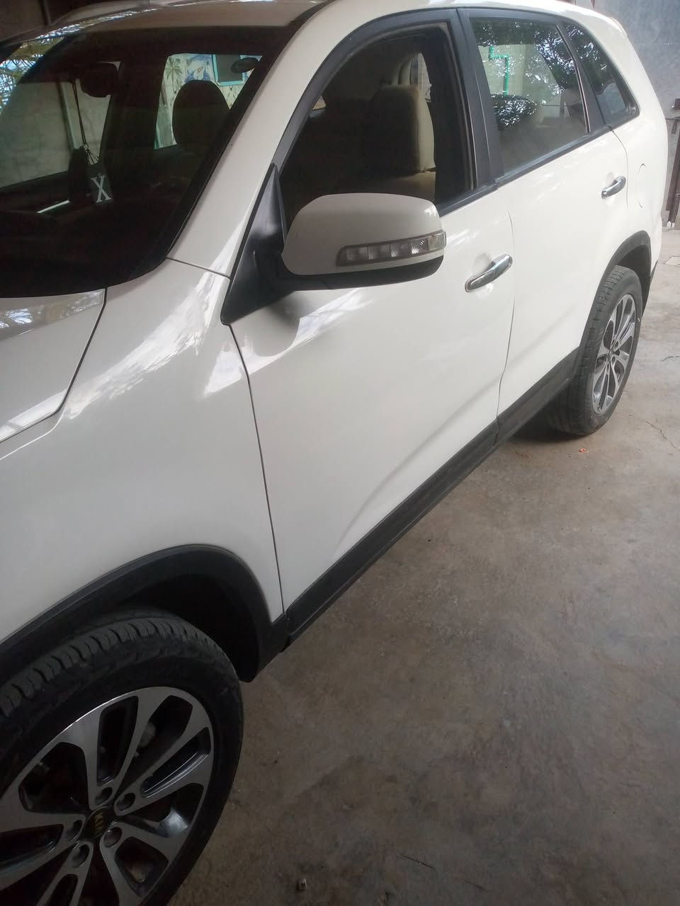 السلام وعليكم سورنتو موديل 13شكل 15للبيع باسمي بيهه 3قطع صبغ بدون دواخل محرك مامفتوح 6سلندر فول مواصفات كشن كهرباء تحكم ستيرن جهتين السعر المطلوب 152وبيه مجال قليل العنوان ديالى الإتصال على الرقم ***********
