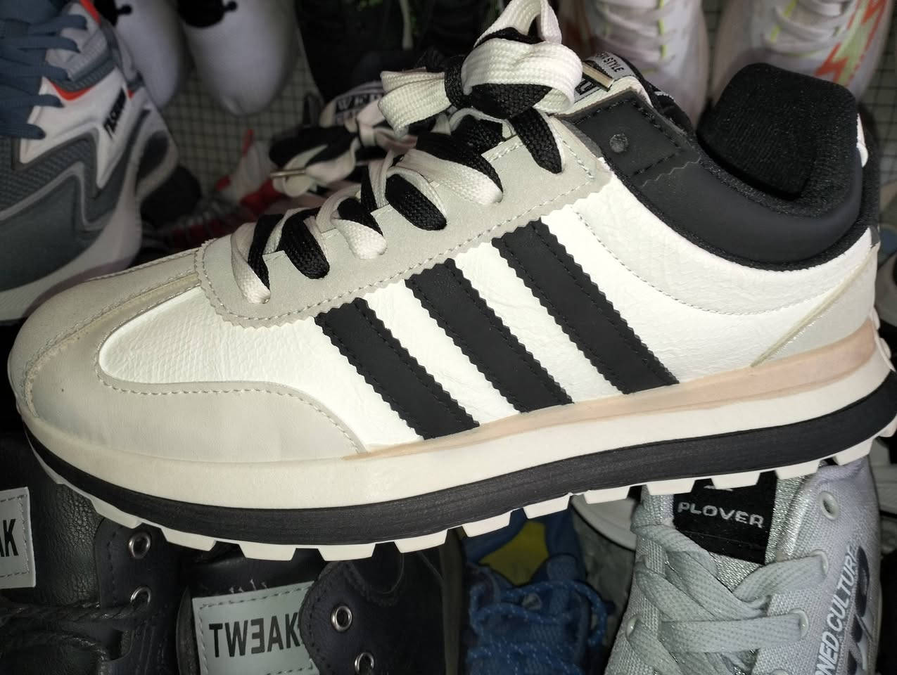 باله جديده درجه اولى حي التحرير مقابل جامع ال البيت بل فرع السايدين مال قوزي الصقال اول فرع عل يمين تاريخ 24/1 اي استفسار عل وات ساب أو مازنجر رقم ***********
