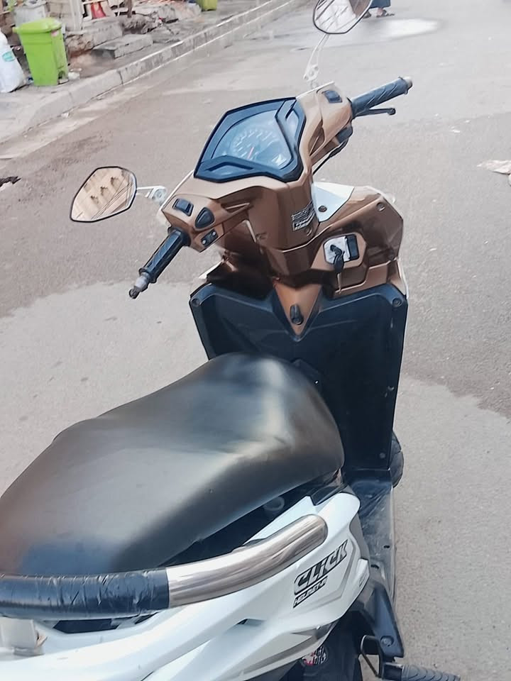 هوندا ياباني من أمه حديث محرك 125
حساس ازدحام حساس استاند دراجه فول نعومه 
دراجه رمبه معنه كلمه شلعه معدل مكاني حي اور 
ب1200 وبي مجال  ***********
