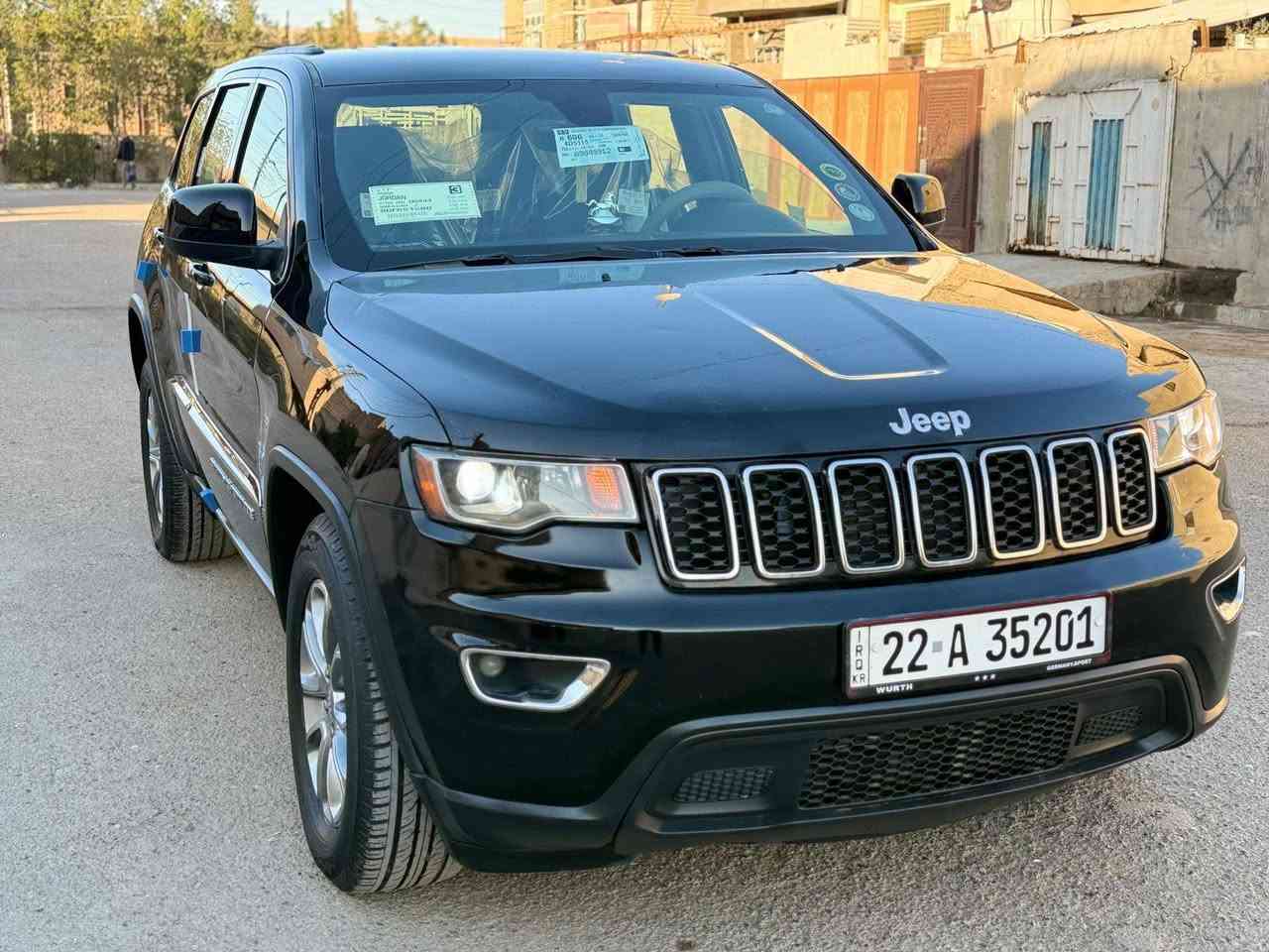 جيب لاريدو 2017 وارد امريكي حادثها جاملغ امامي وبيها تكحيل كارت بجاملغ ثاني بصيط بدون دواخل وارباك سليم سياره جاهزه من كلشي مواصفات لاريدو معروفه تخم تاير صار سبوعين من شديته مكينه وكير جدد صدر امامي وخلفي جديد باتري جديد سياره اي نقص مابيها رقم اربيل جديد سنويه جديده وبسمي سياره كامله من كل نواحي بلعافيه عل يا خذها سعرها 187 وبيها مجال بصيط 
عنوان بغداد الرصافه 
للستفسار ***********
