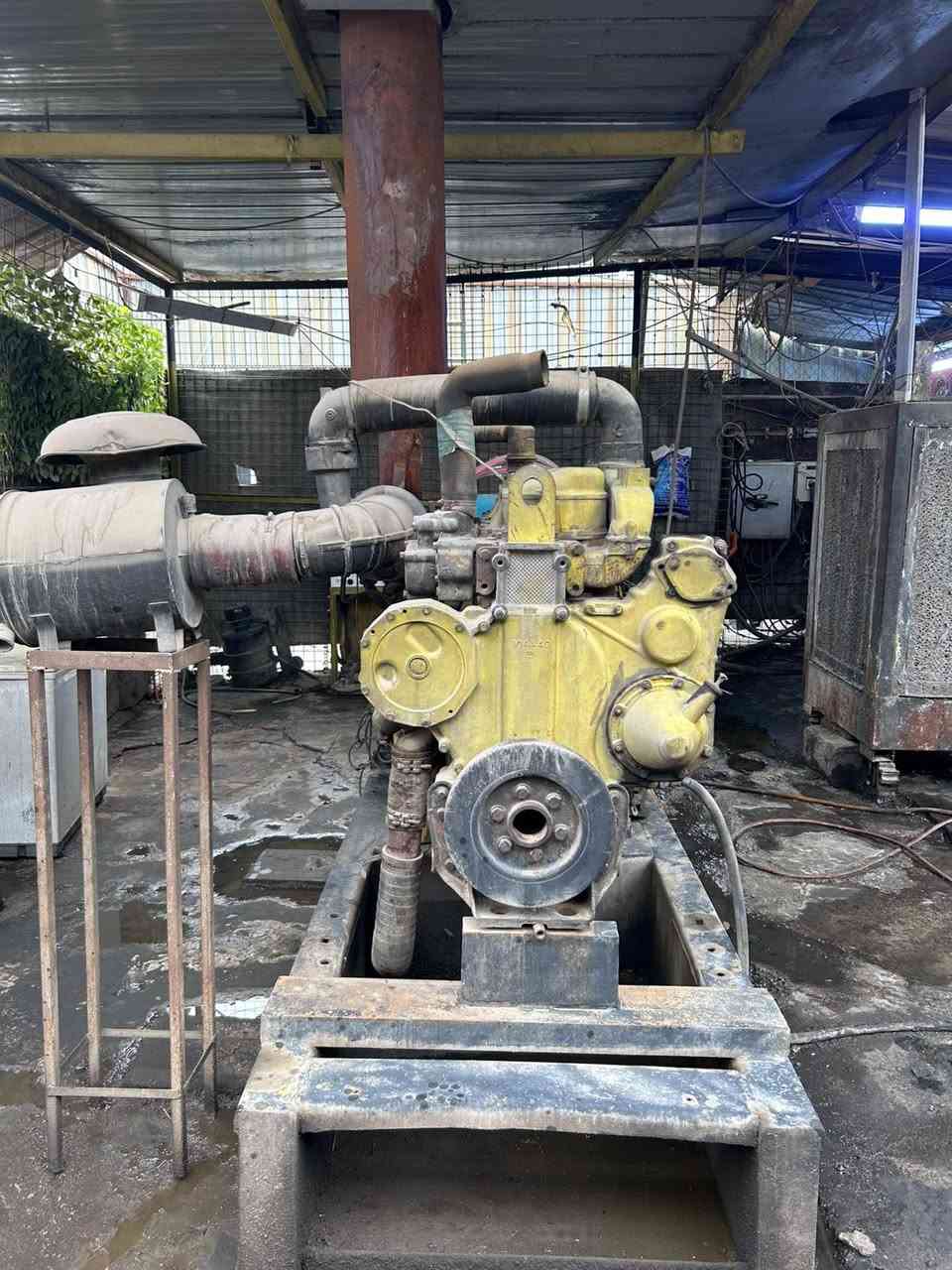 كتر للبيع عندي مكينه خبطة وتركتها راس توليد شغال ٣٠٠ك
***********
