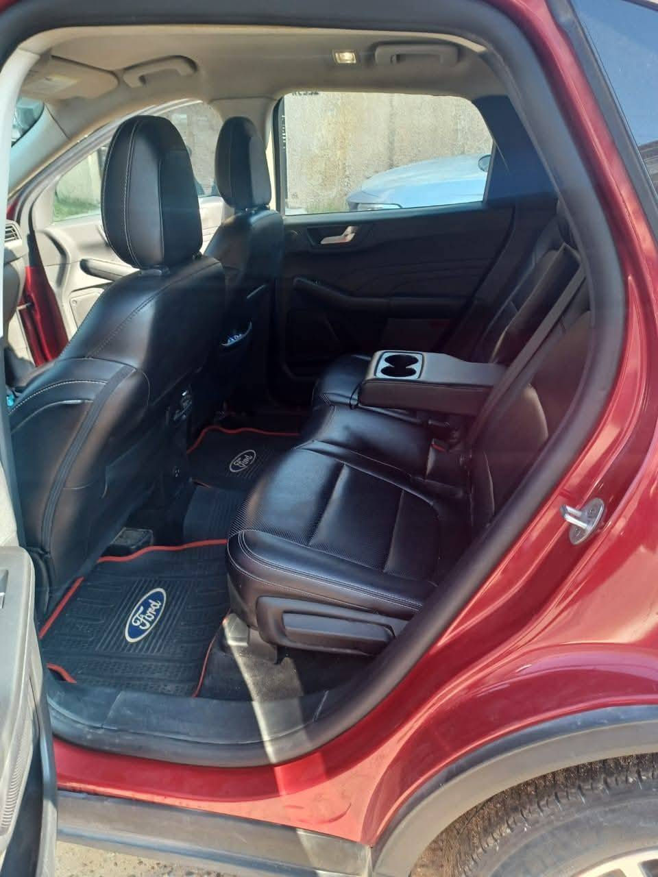 السلام عليكم للبيع فورد سكيب هايبرد                                             موديل 2022                                                              فوال موصفات                                                             كشن جلد                                                                   كشن كهرباء                                                               بصمه تشغيل                                                          موصفات SEL                                                          محرك كير مكفول                                                         تخم تاير جديد                                                             صدر جديد                                                                   رقم بغداد تحويل ثاني يوم                                                        مكان بغداد العامريه                                                 للتواصل ***********
