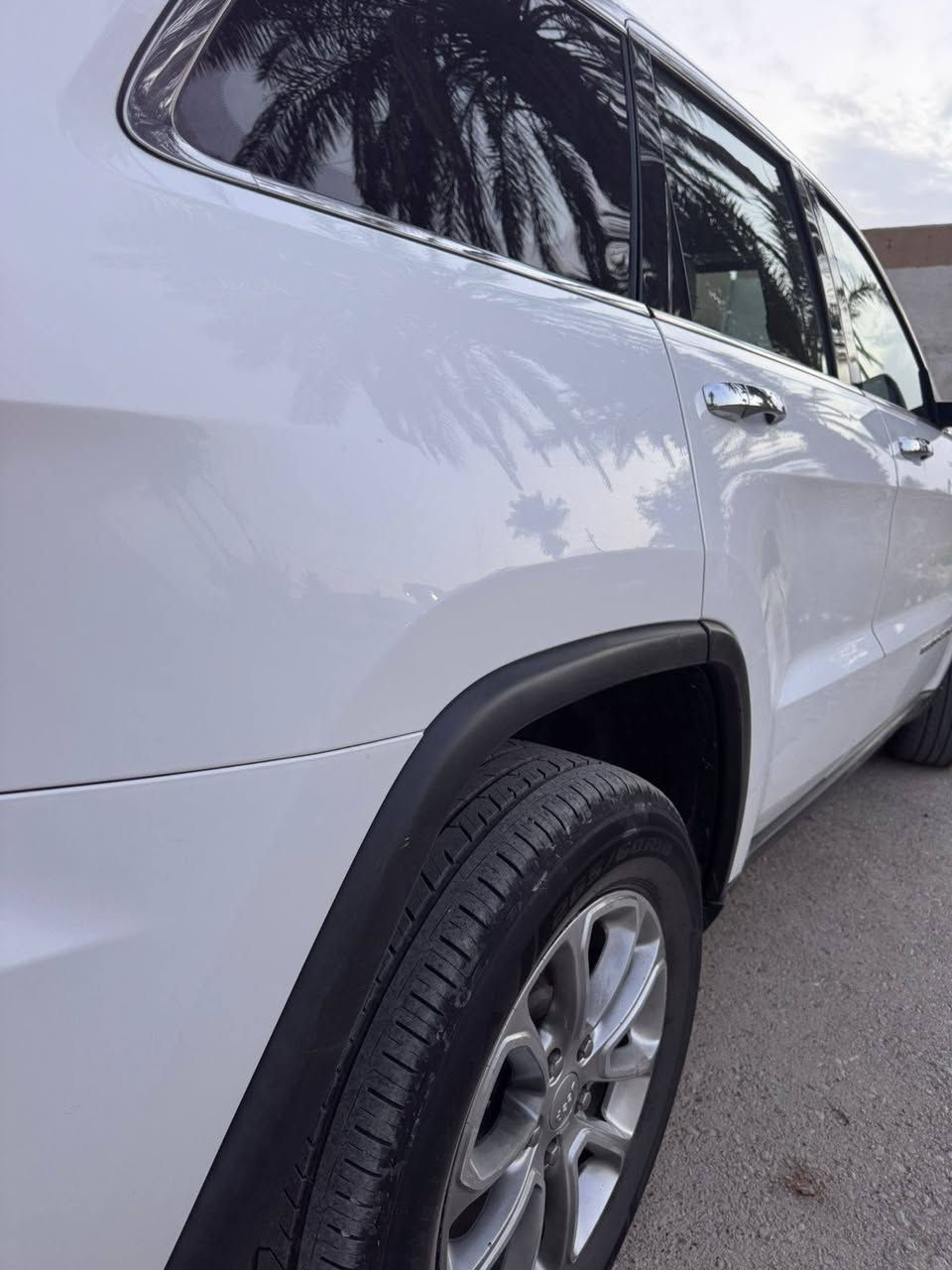 السلام عليكم ورحمة الله وبركاته
جيب وارد امريكي 2015

الحادث بنيد وجاملغ أمريكا وبلعراق جاملغ ايمن 

كير محرك تبريد مكفول

شاشه كبيره وحساسات 

5 ويل كب

منظومة زنون اصليه

محرك   V6

بصمة تشغيل ابواب وصندوك كهرباء

فوك تحكمات وانظمة قياده شفتات

السياره بسمي  سنويه
السعر 175 وبيهه مجال
للتواصل ***********
العنوان الدوره هوررجب قرب السريع الجديد بغداد, العراق
