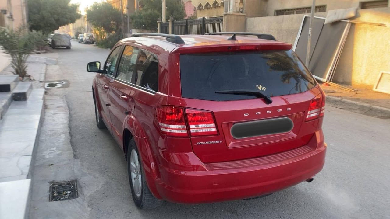 السلام عليكم
دوج جورني 
موديل 17
4 سلندر
2400 
 السياره جديد
رقمها سليمانيه التحديث الجديد
تحويل مباشر
جاهزة من محرك كير كهربائيات مابيها  نقص السياره جديده
 حادثه جاملغ وشويه بل بنيد بس بدون دواخل
 موصفاته بصمه تحكم ستيرن مثبت سرعه ثلاث قطه تبريد منفصل دخول ذكي الأبواب أناره داخليه شاشه زغيره 7راكب  السياره هواي مواصفات بيه
السياره احلا من الصور بهواي جديده كارتون
 سعره 135
 الرقم :‏‪0773 644 7382‬‏
مكان السياره بغداد
