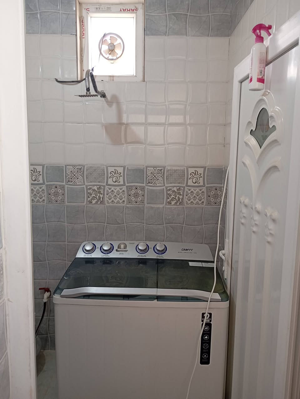 السلام عليكم ورحمه الله وبركاته بيت للبيع في بهرز منطقة برغه المساحه 100م طابقين كامل مكلف بالنشر رقم صاحب البيت ***********
