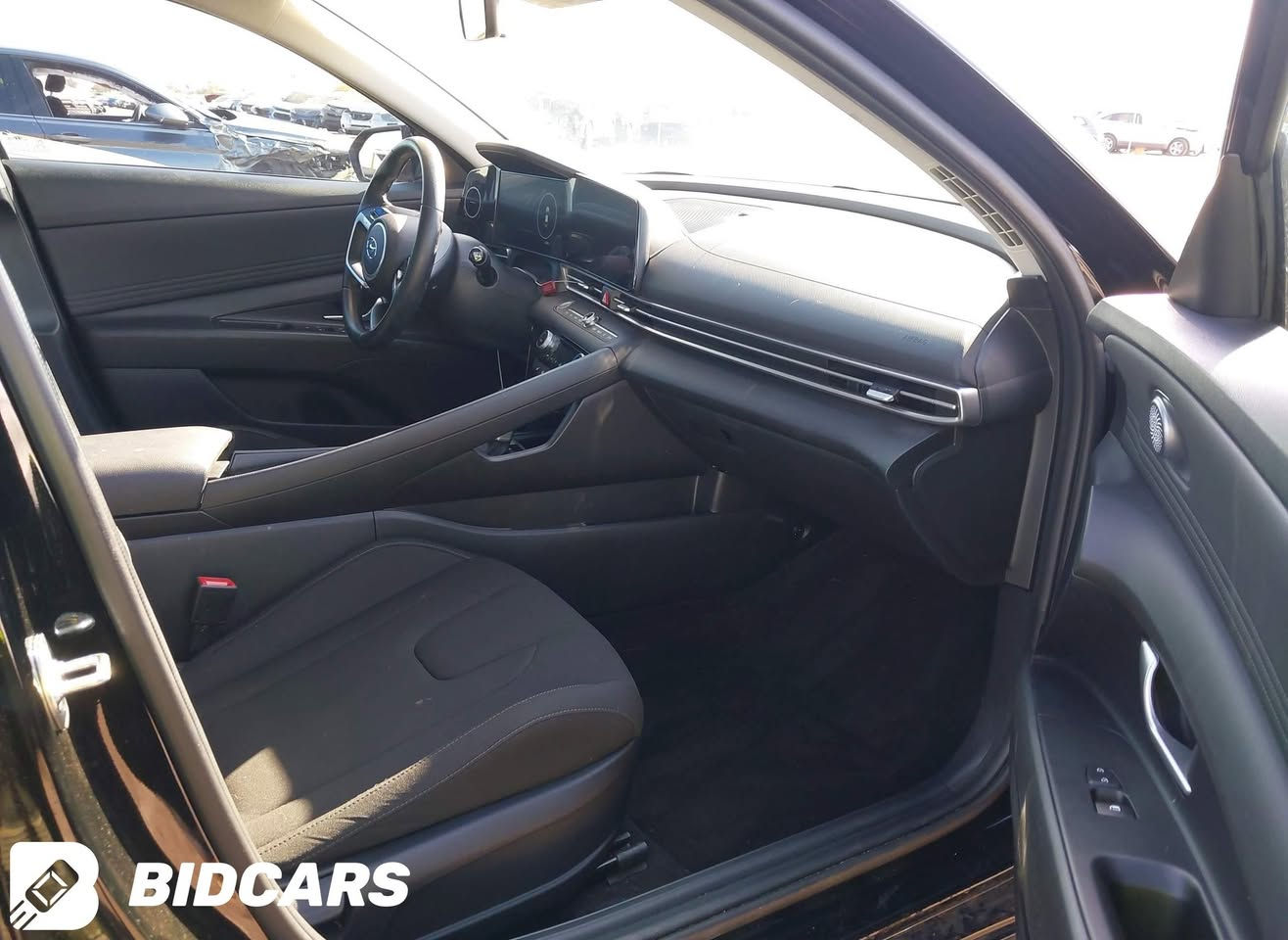 سلام عليكم النترا 2023 كما موضح بصور على حادثه ما مصلح السياره حره مدفوعه كمرك وضريبه منفيس باسمي ابصملك ثاني يوم السياره كفاله من كلير وصبغ فقط الحادث جاي من امريكا بيه مكان السياره البصرة *********** السعر 135 ورقه وبيه مجال للشراي
