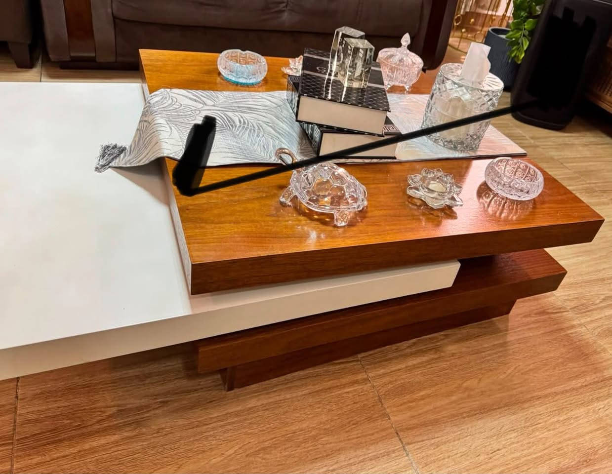 للبيع – ميز وسطي تركي أصلي من Home Center

* المقاس: 80 × 80 سم
* الارتفاع: 35 سم
* حالة جيدة جدًا كما موضح بالصور

💰 السعر: 150,000 دينار عراقي

📍 العنوان: بغداد – حي الجامعة

📞 للتواصل: ***********
