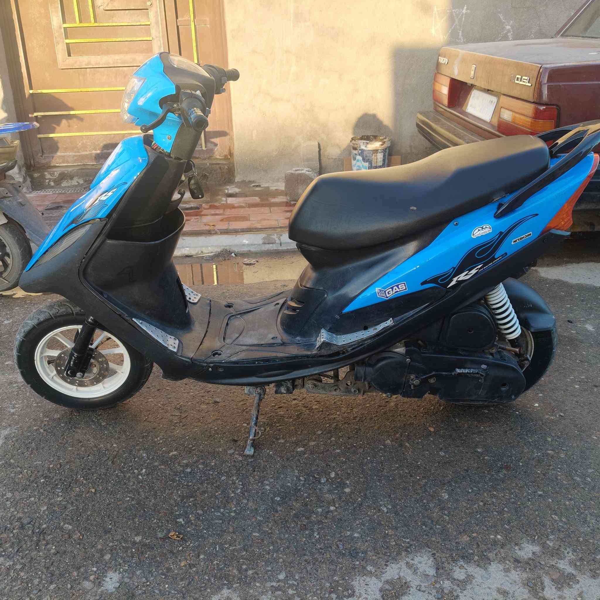 سلام عليكم دراجة ماكس عدلة بوشة 55 عقل 9 نمر كهربائيات شغالة هندر سلف يشتغل بس باتري عوزة دشبول شغال  عليهة تزويد رياضي السعر 500 ***********
