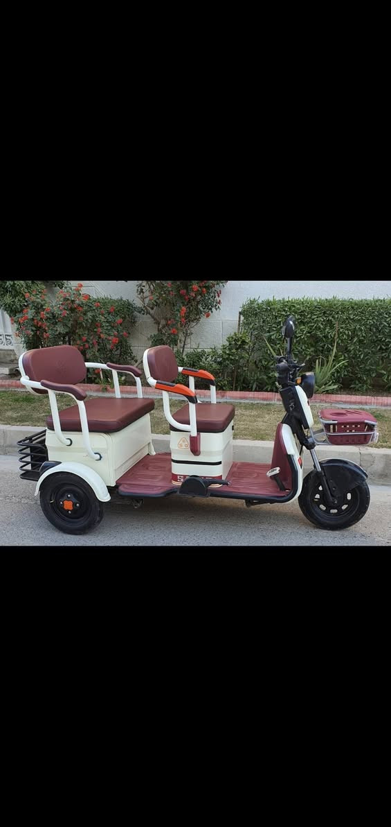 السعر ٩٠٠ هاتف ***********
