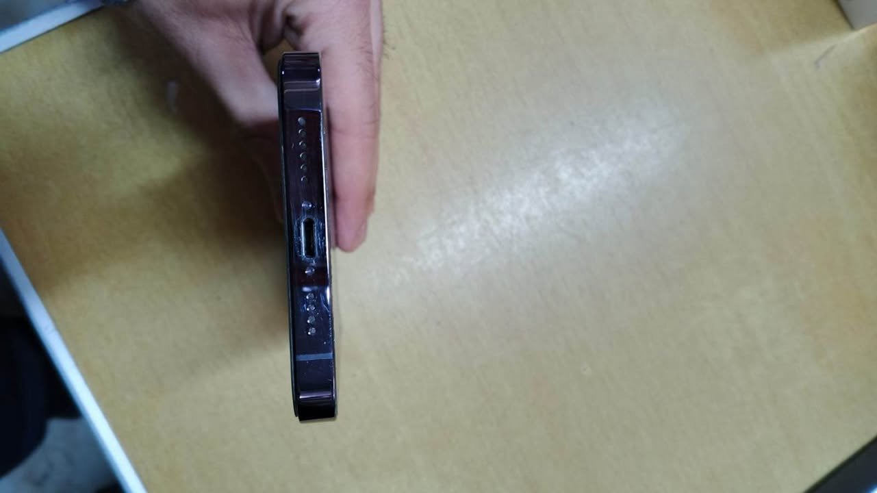 سـلام عليكم 
ايفون 14 برو ماكس ذاكره 256 شرق اوسط نسخه AH ماستر بطارية 85 جهاز مامفتوح شرط بس كسر بالظهر ونقطه بالشاشه 
***********
مكاني كركوك كركوك, العراق
