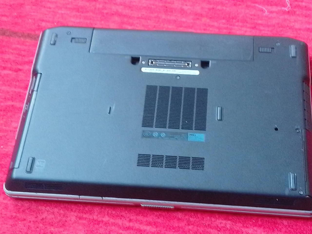 السلام عليكم ...
لابتوب دل DELL E6430 
مثل ما موضح في الصورة 
تاخذ شرط الفحص والشغل
ججم 14.5
 معالغ cor i5  3530M جيل ثالث 
ملاحظه ...
بدون رام 
بدون هارد 
بدون بطارية 
فقط شاحن ويا 
تاخذ شرط الشغل 
سعره 35 الف قفل 
مكاني بعقوبة التحرير


**إذا كنت صاحب هذا الإعلان وتريد حذفه لأي سبب، رجاءا أرسل رسالة إلى الدعم الفني**