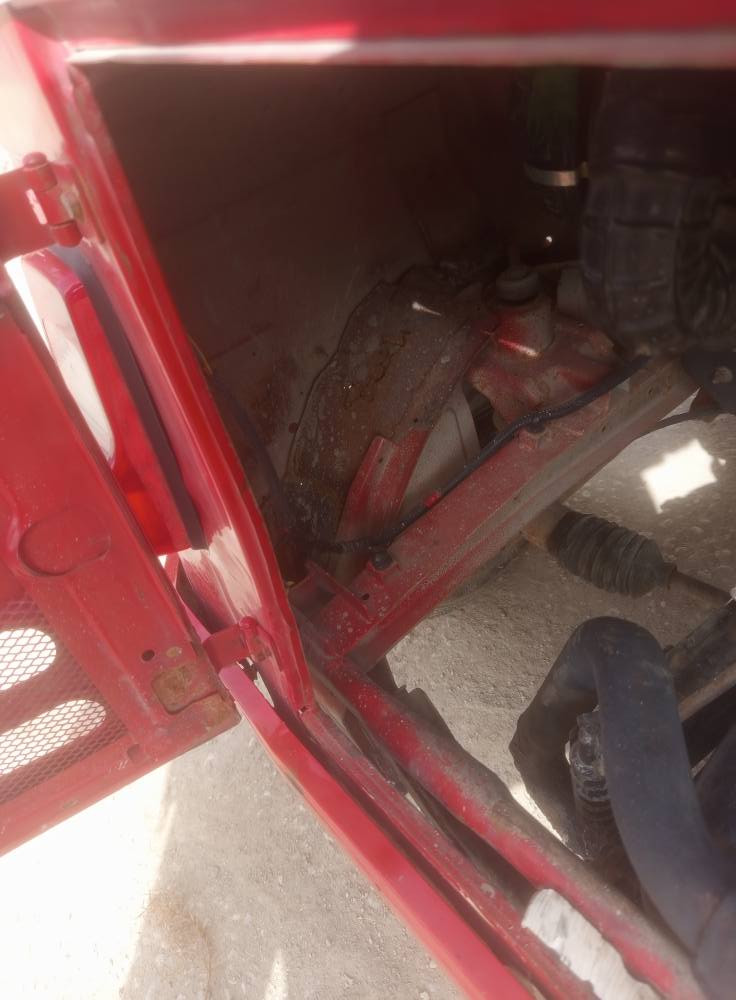 سلام عليكم تكتك موديل ١٨  اوراق غبور القلم  
مصبوغه عام الجماليه تكتك كامله لآخر  تأخذه كبل لشارع  ربع مذب عليه تكتك  
السعر ٤ وربع وبيه مجال حك الجيه  مكينه ناعمه ما تسمعها صوت 
الرقم ***********
